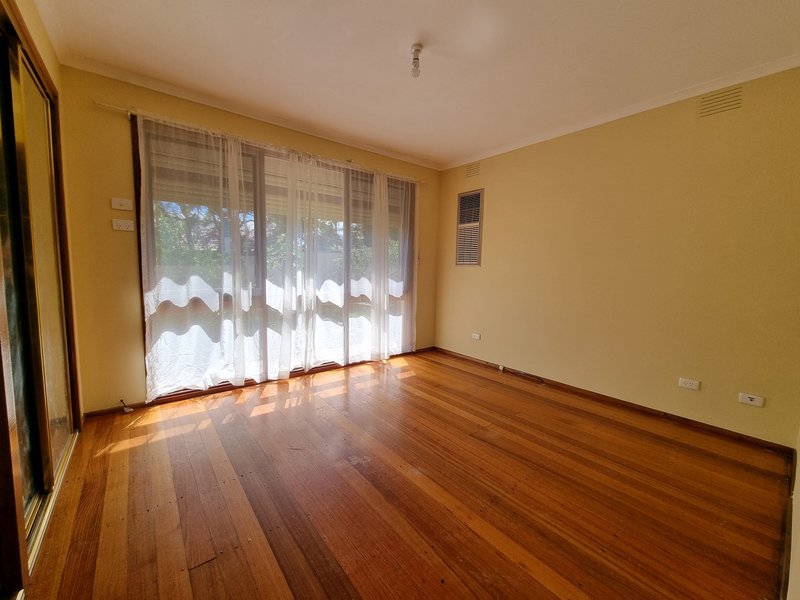 Photo - 13 Spring Valley Drive, Clayton South VIC 3169 - Image 5