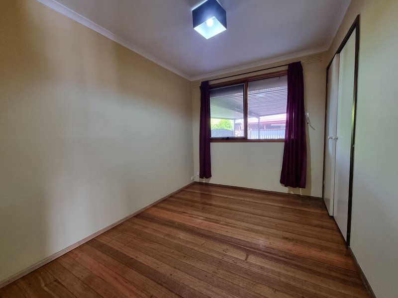 Photo - 13 Spring Valley Drive, Clayton South VIC 3169 - Image 8