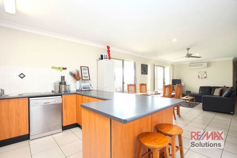 Photo - 13 Squire Court, Bray Park QLD 4500 - Image 4