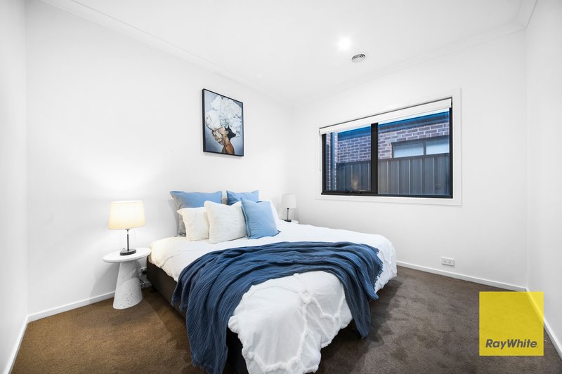 Photo - 13 Stacey Parade, Mount Cottrell VIC 3024 - Image 3