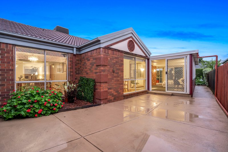 Photo - 13 Stainsby Crescent, Roxburgh Park VIC 3064 - Image 25