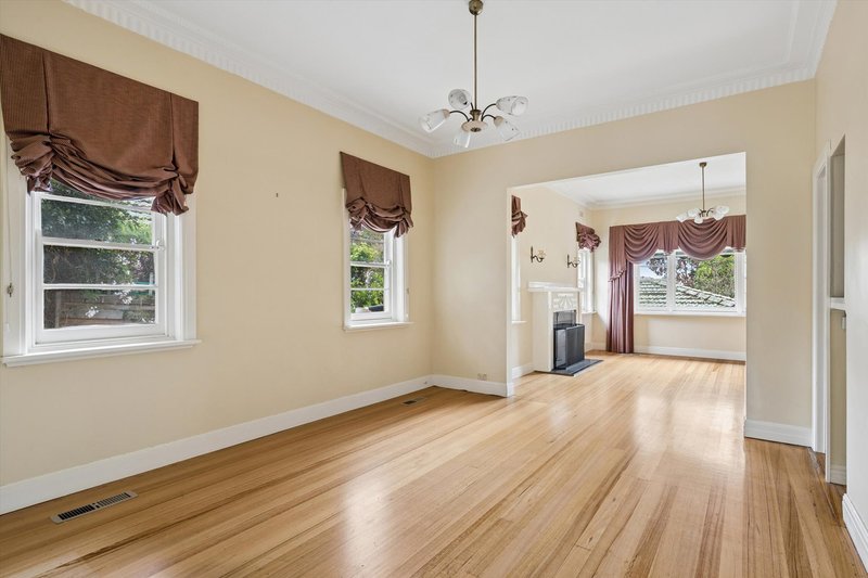 Photo - 13 Staughton Road, Glen Iris VIC 3146 - Image 4