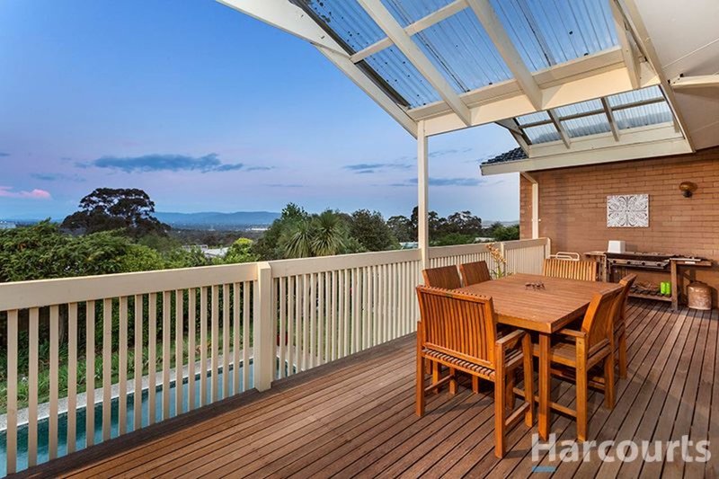 Photo - 13 Stirling Crescent, Glen Waverley VIC 3150 - Image 3