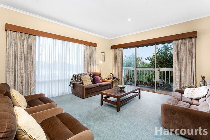 Photo - 13 Stirling Crescent, Glen Waverley VIC 3150 - Image 6