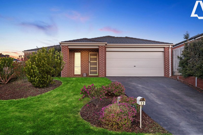 Photo - 13 Stockhaven Circuit, Langwarrin VIC 3910 - Image 2