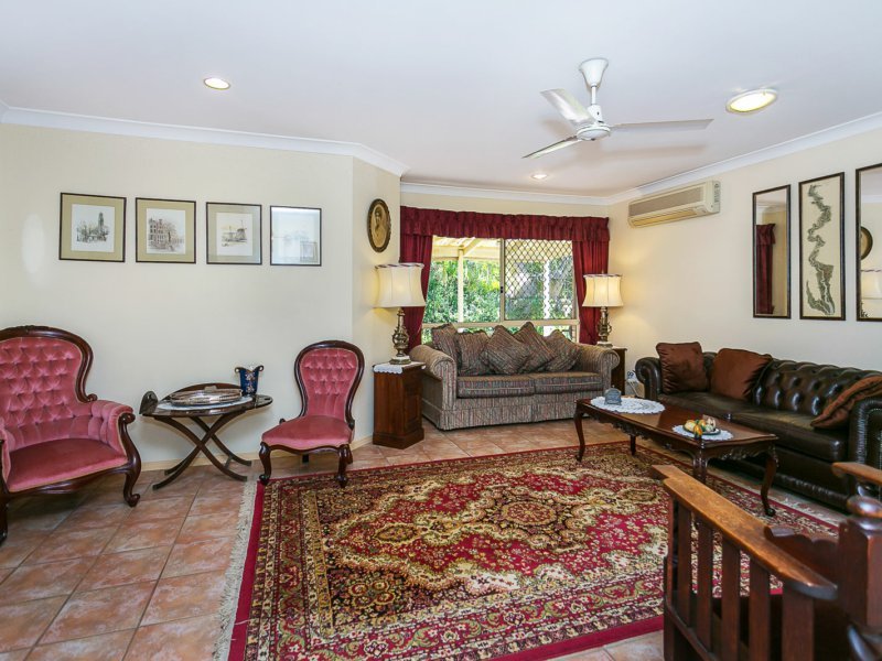 Photo - 13 Stockman Crescent, Mudgeeraba QLD 4213 - Image 9