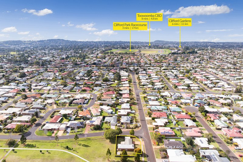 Photo - 13 Strathconan Drive, Glenvale QLD 4350 - Image 22