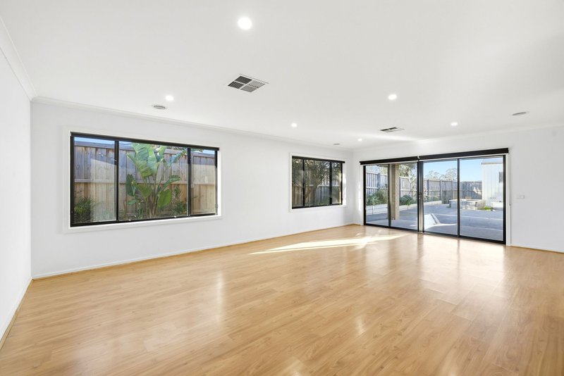 Photo - 13 Sublime Point Road, Bacchus Marsh VIC 3340 - Image 5