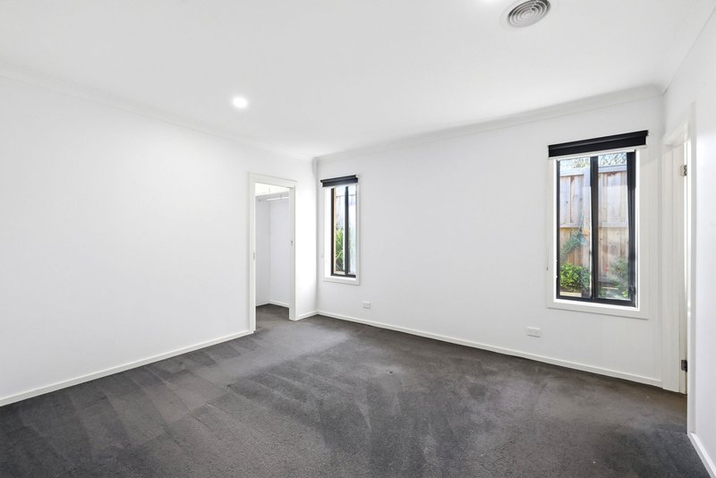 Photo - 13 Sublime Point Road, Bacchus Marsh VIC 3340 - Image 8