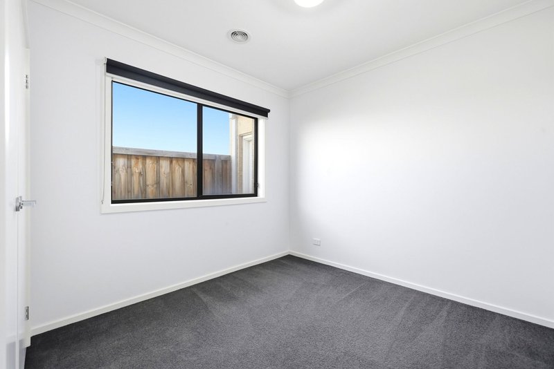 Photo - 13 Sublime Point Road, Bacchus Marsh VIC 3340 - Image 11