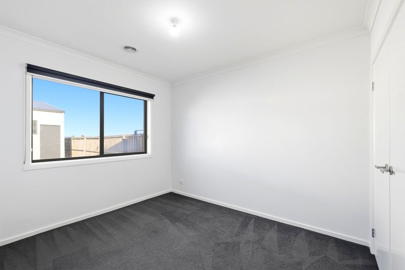 Photo - 13 Sublime Point Road, Bacchus Marsh VIC 3340 - Image 12