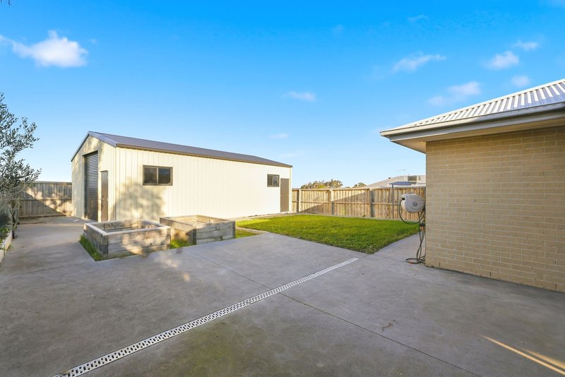 Photo - 13 Sublime Point Road, Bacchus Marsh VIC 3340 - Image 19