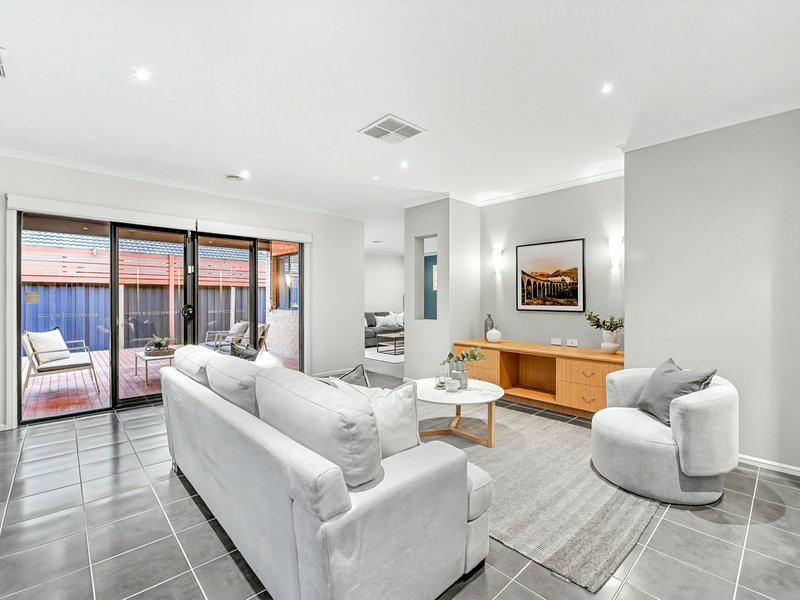 Photo - 13 Sunhill Way, Berwick VIC 3806 - Image 2