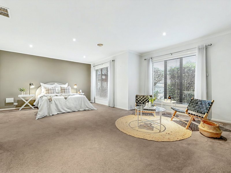 Photo - 13 Sunhill Way, Berwick VIC 3806 - Image 10
