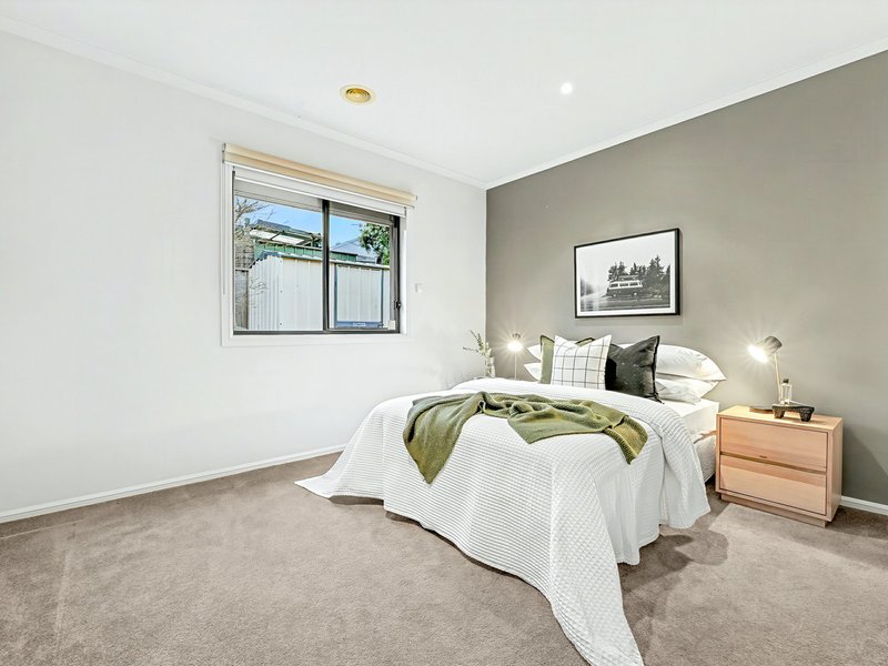 Photo - 13 Sunhill Way, Berwick VIC 3806 - Image 12