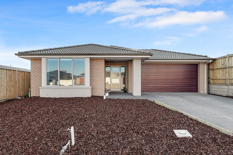 Photo - 13 Sunnybank Way, Pakenham VIC 3810 - Image 2