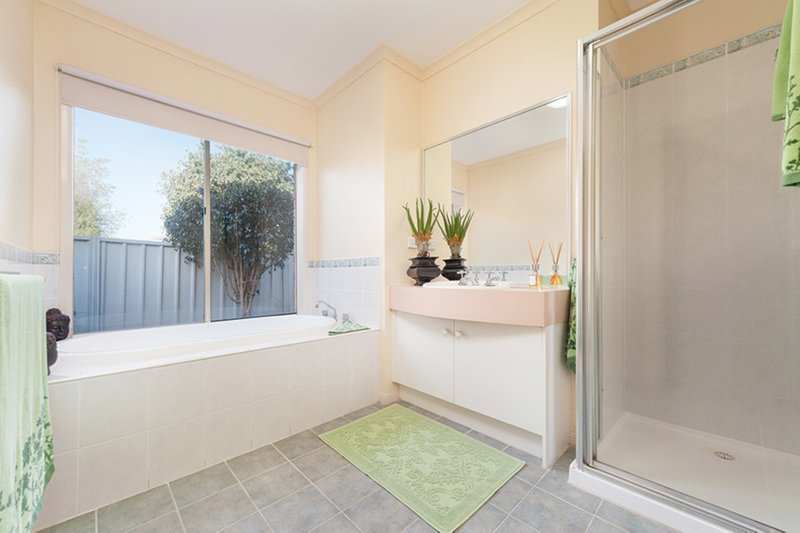 Photo - 13 Sunnybrook Court, Craigieburn VIC 3064 - Image 8