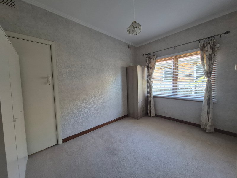 Photo - 13 Sussex Street, Blackburn North VIC 3130 - Image 6