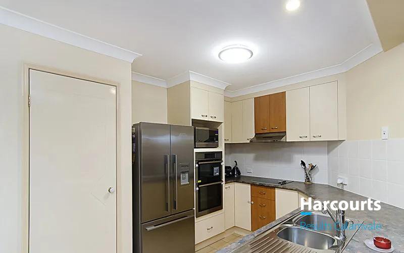 Photo - 13 Swanbrook Place, Parkinson QLD 4115 - Image 4