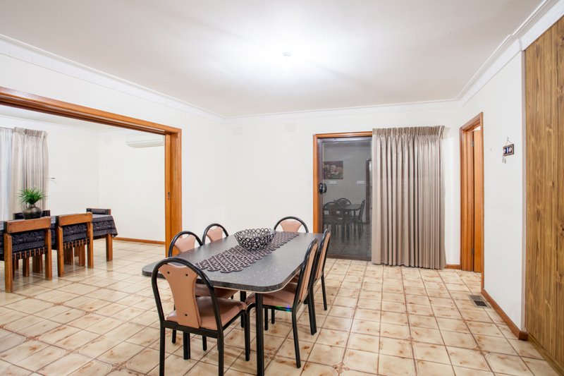 Photo - 13 Swindon Court, Lalor VIC 3075 - Image 9