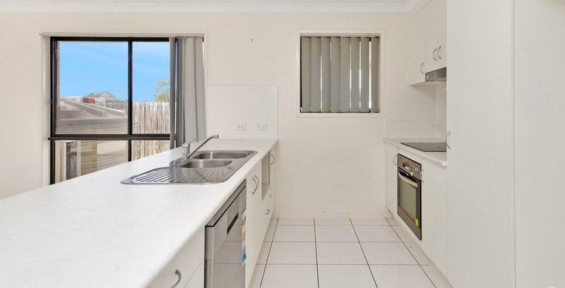 Photo - 13 Sylvana Avenue, Gracemere QLD 4702 - Image 2