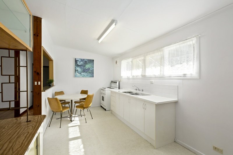 Photo - 13 Sylvester Avenue, St Leonards VIC 3223 - Image 10