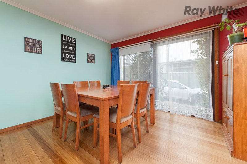 Photo - 13 Syme Street, St Albans VIC 3021 - Image 4