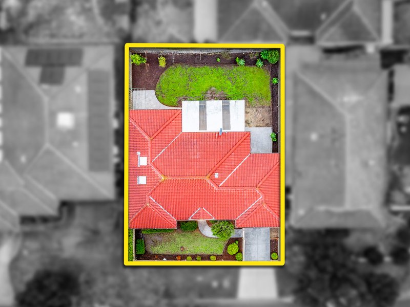 Photo - 13 Talara Court, Cranbourne VIC 3977 - Image 2