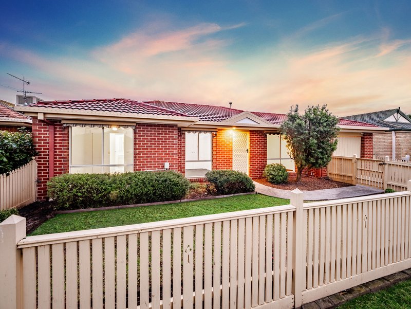 Photo - 13 Talara Court, Cranbourne VIC 3977 - Image 4