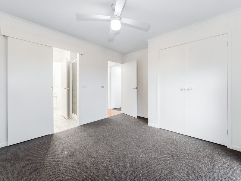 Photo - 13 Talara Court, Cranbourne VIC 3977 - Image 15
