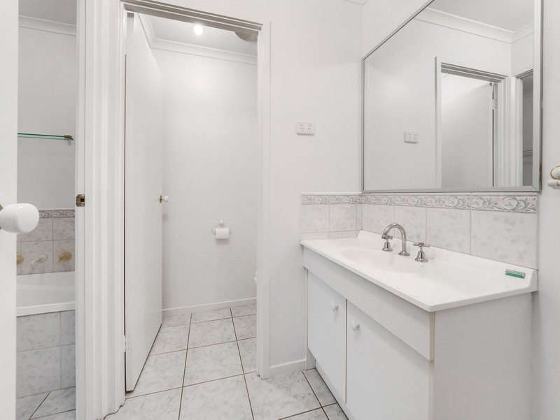 Photo - 13 Talara Court, Cranbourne VIC 3977 - Image 19
