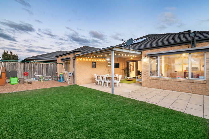 Photo - 13 Tallawong Drive, Doreen VIC 3754 - Image 10