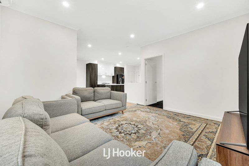 Photo - 13 Tallowood Street, Doveton VIC 3177 - Image 3