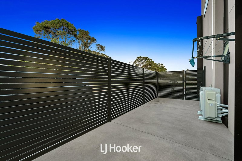 Photo - 13 Tallowood Street, Doveton VIC 3177 - Image 16