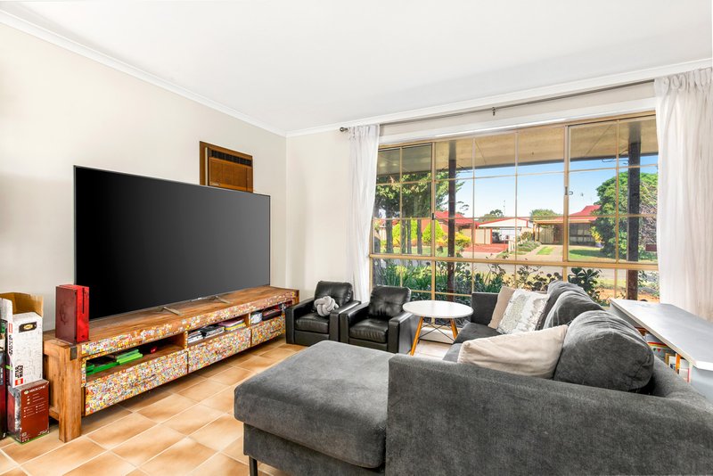 Photo - 13 Tamboritha Place, Hoppers Crossing VIC 3029 - Image 6