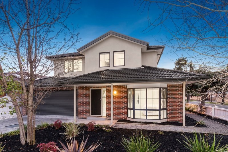 13 Tara Grove, Carnegie VIC 3163