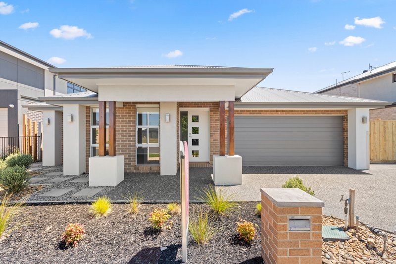 13 Taradale Crescent, Fraser Rise VIC 3336