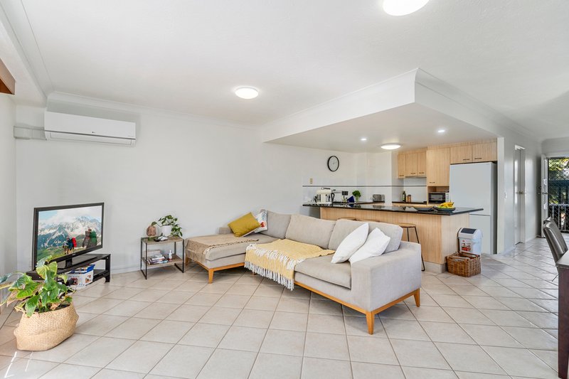 Photo - 1/3 Tarni Avenue, Palm Beach QLD 4221 - Image 2