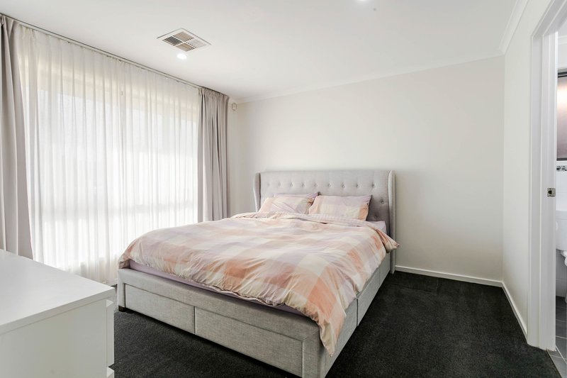 Photo - 13 Tasos Drive, Munno Para West SA 5115 - Image 3
