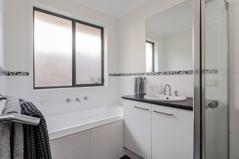 Photo - 13 Tasos Drive, Munno Para West SA 5115 - Image 7