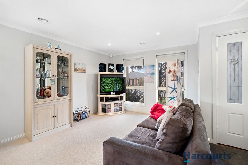 Photo - 13 Taunton Place, Lake Gardens VIC 3355 - Image 4