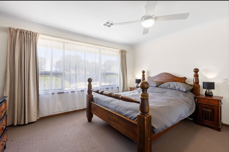 Photo - 13 Telford Crescent, Modbury Heights SA 5092 - Image 8