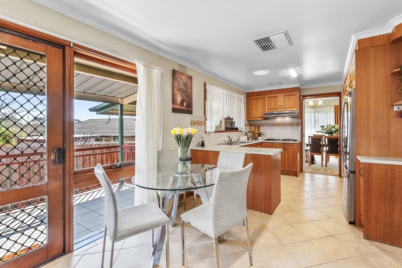Photo - 13 Telopea Place, Burwood East VIC 3151 - Image 2