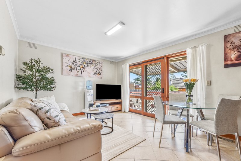 Photo - 13 Telopea Place, Burwood East VIC 3151 - Image 3