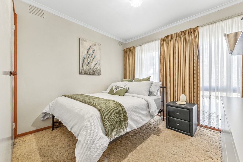 Photo - 13 Telopea Place, Burwood East VIC 3151 - Image 6