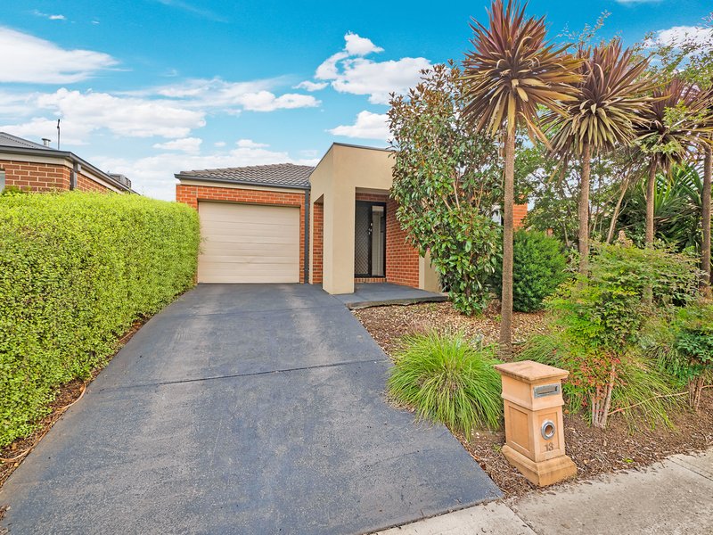 13 Teviot Street, Clyde VIC 3978