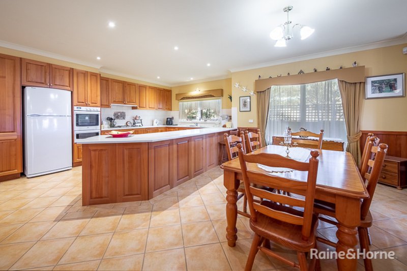 Photo - 13 The Heights, Sunbury VIC 3429 - Image 7