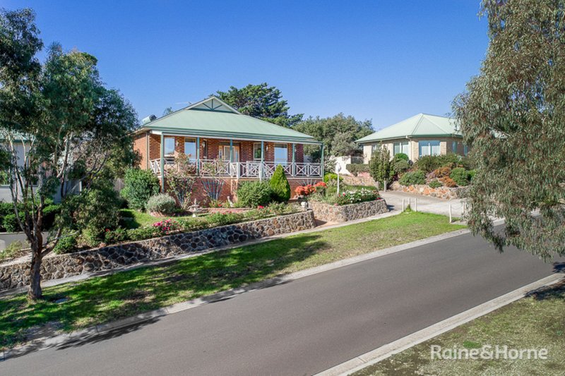 Photo - 13 The Heights, Sunbury VIC 3429 - Image 17