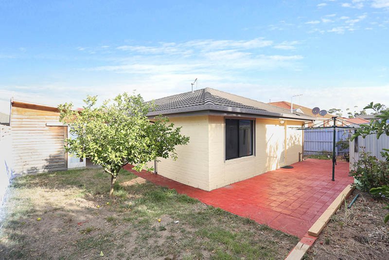 Photo - 13 Thompson Crescent, Roxburgh Park VIC 3064 - Image 10