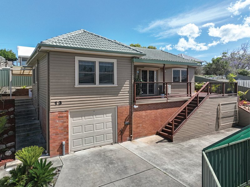 13 Thompson Street, Belmont South NSW 2280